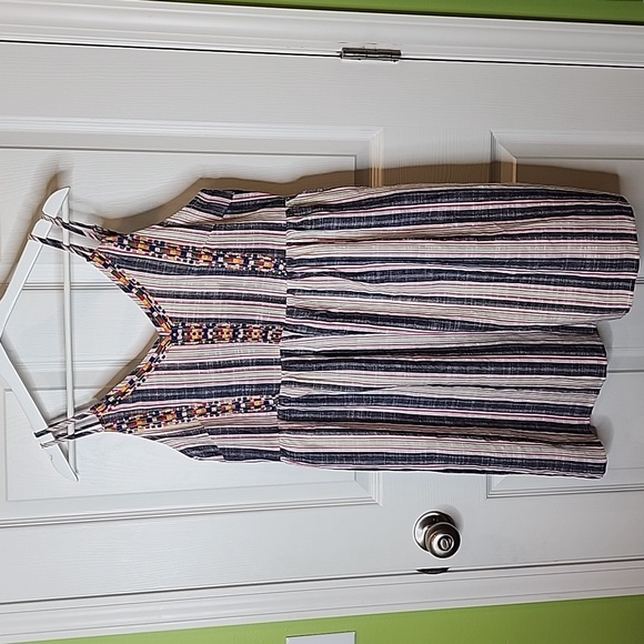 Savanna Jane Dresses & Skirts - Savanna Jane Embroidered Babydoll Cami Striped Mini Dress, Size Small